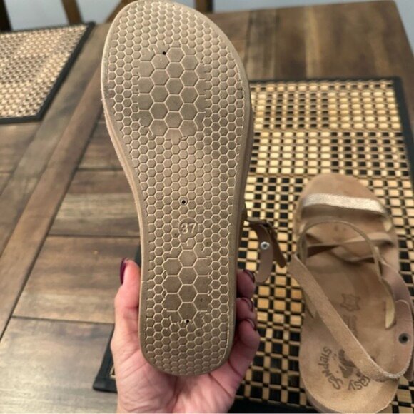 Fantasy Eirine Wedge Sandal - Cameo Dot Size 7 Metallic - Picture 10 of 12